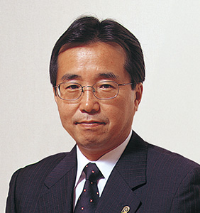 Osamu Tsujimoto becomes the company's third president.
